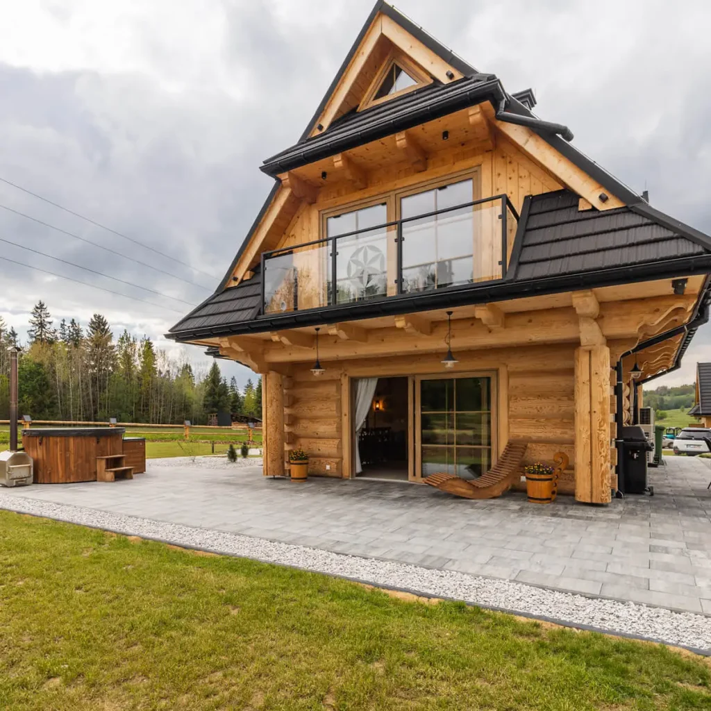 1x1 1200 Domki W Gorach Drewniany Domek Wakacyjny Z Jacuzzi 1024x1024